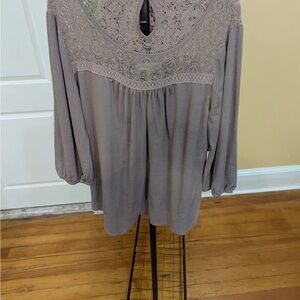 Size 3X Top long sleeves but lightweight